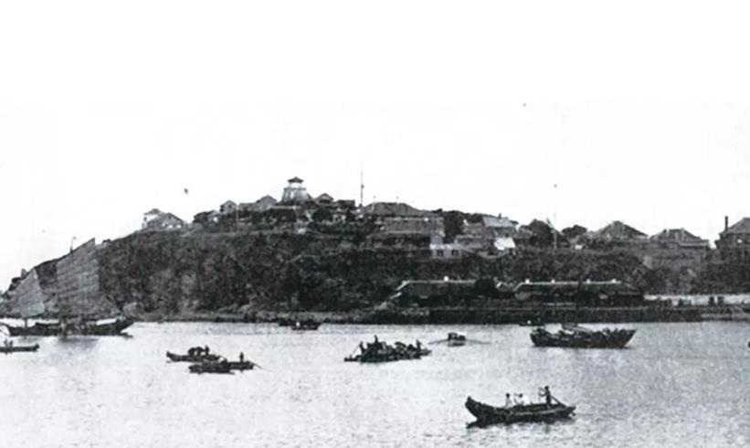 清末烟台海边