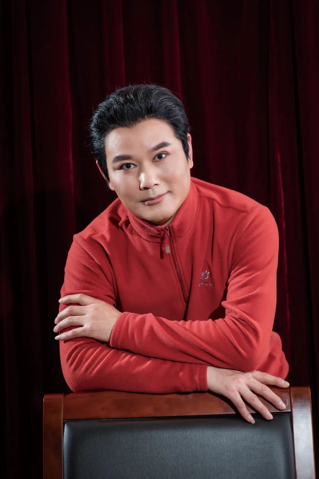 长宁沪剧团副团长、沪剧演员黄爱忠
