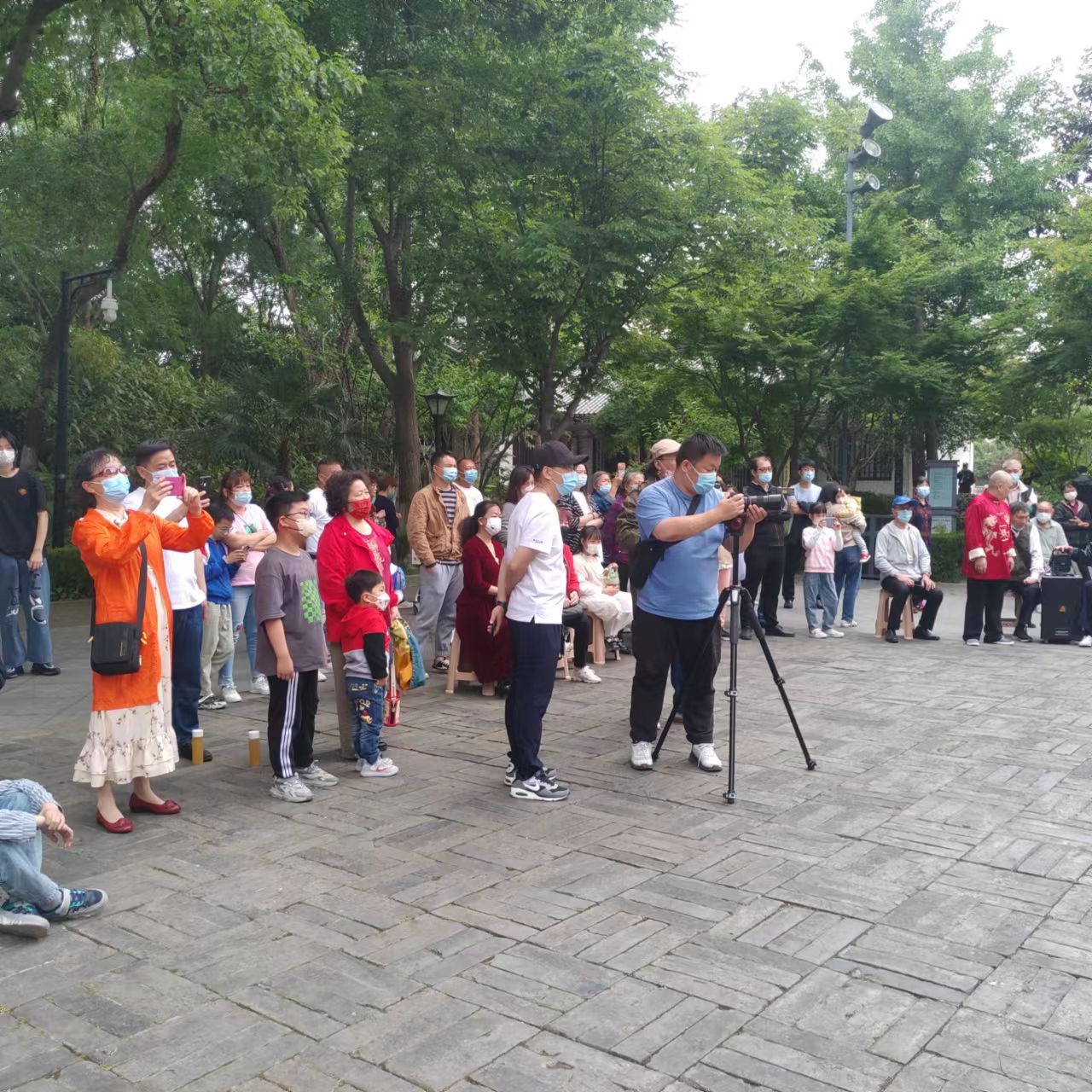 常州市京剧研究会在常州舣舟亭公园拍摄新编历史京剧《苏东坡》