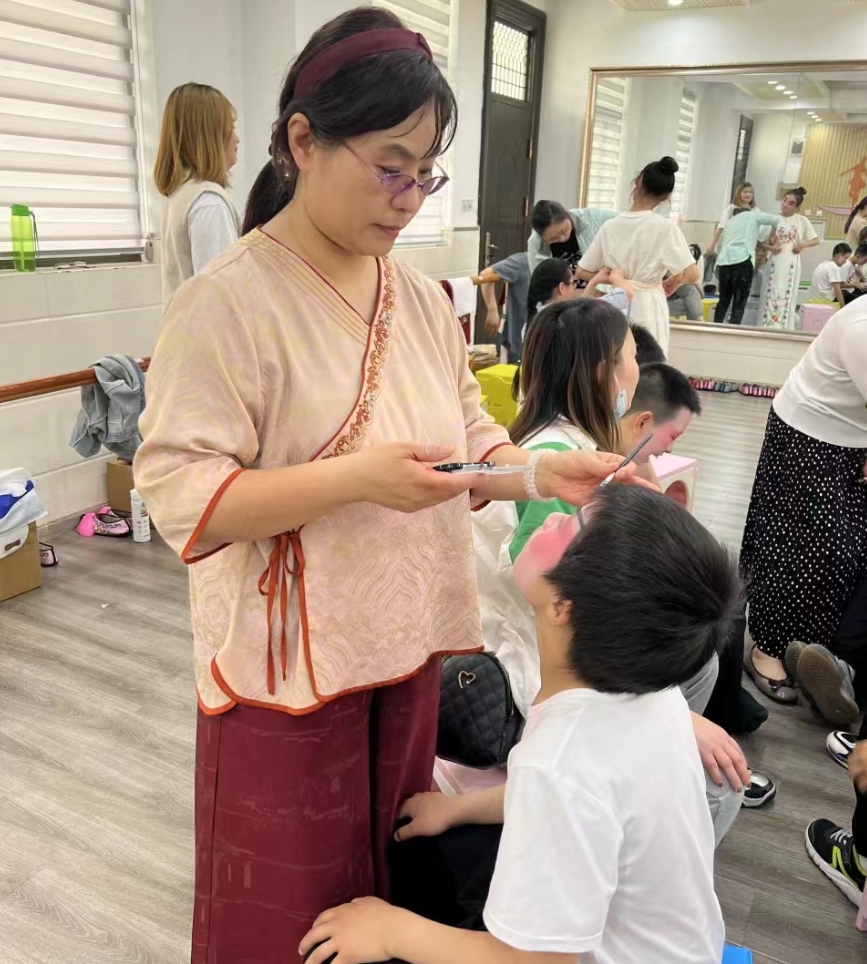 江苏省扬州市汶河小学京剧班